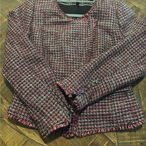 White House Black Market Black and Pink Tweed Blazer in 4P. Great condition! - Picture 12 of 16